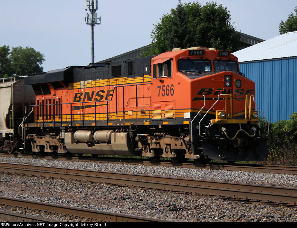 BNSF 7566